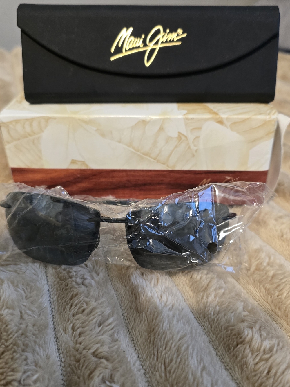 Maui Jim Lighthouse Polarized Sunglasses - Black 423-02 New